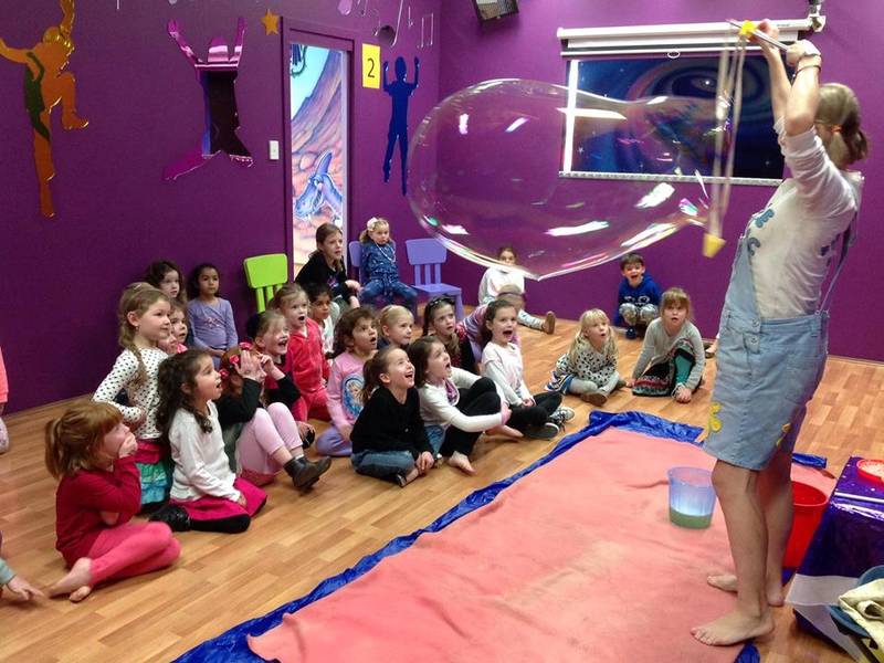 Kids Party Magician Melbourne Kids Party Magician Melbourne