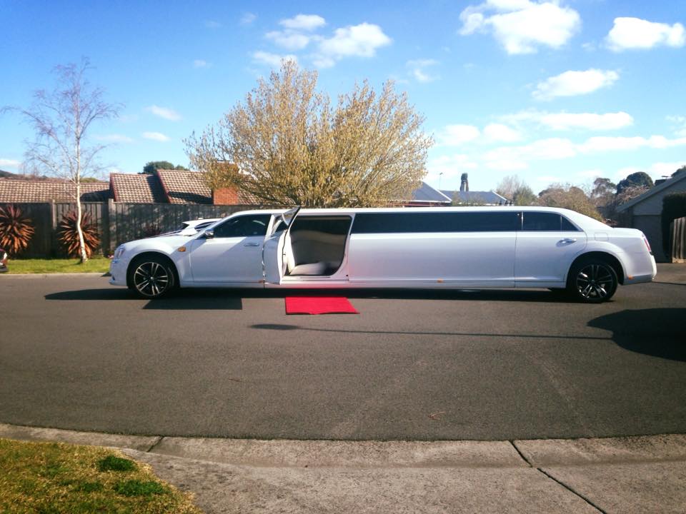 Melbourne-Limo-Hire-Chrysler-Stretch-Fantasy-Limousines