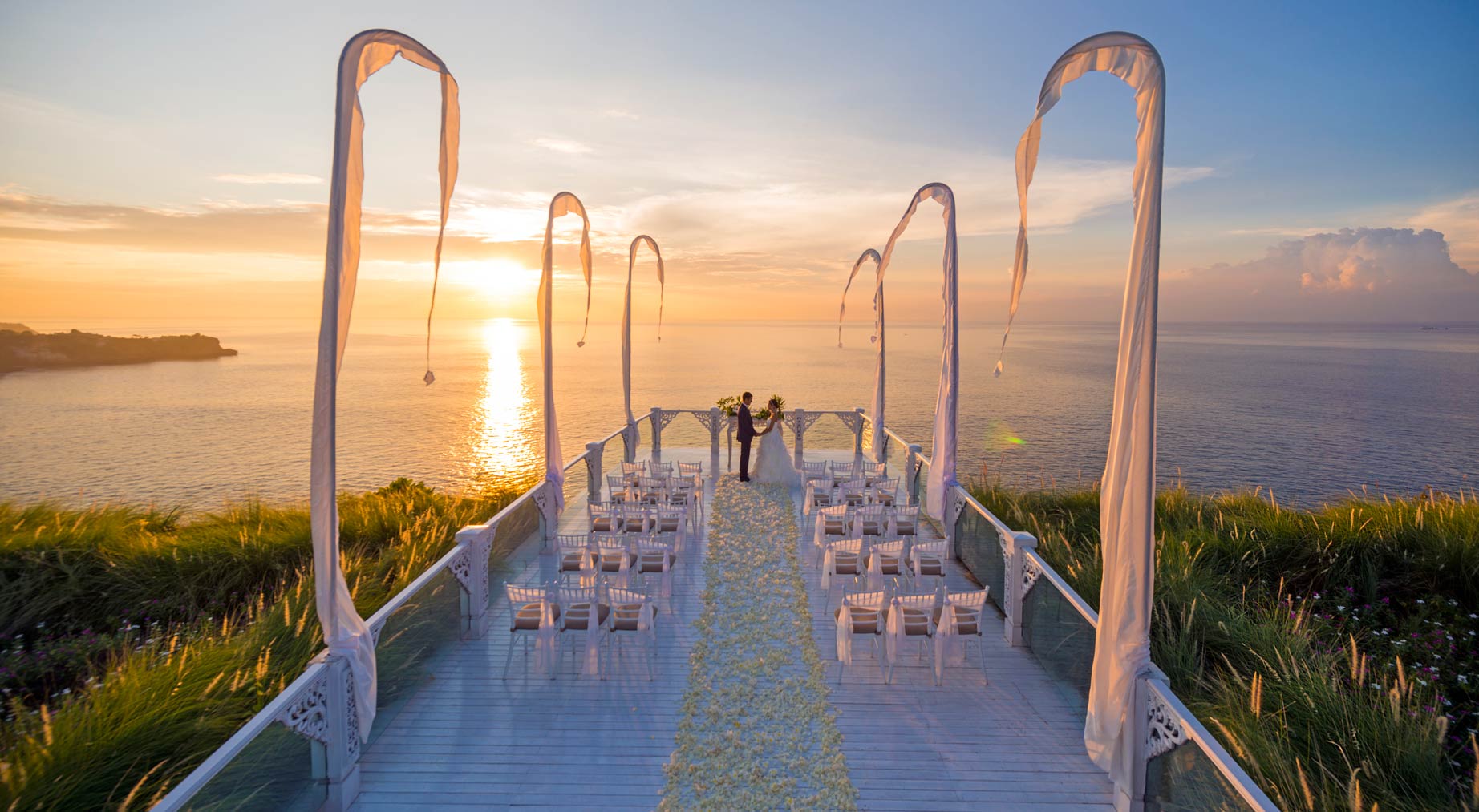 A Dreamy Destination Wedding at Ayana Resort and Spa Bali 