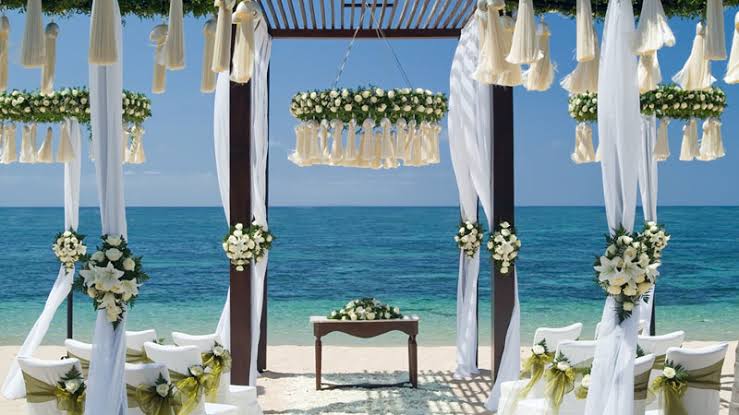 Beautiful Chapel by the Beach Beautiful Chapel by the Beach