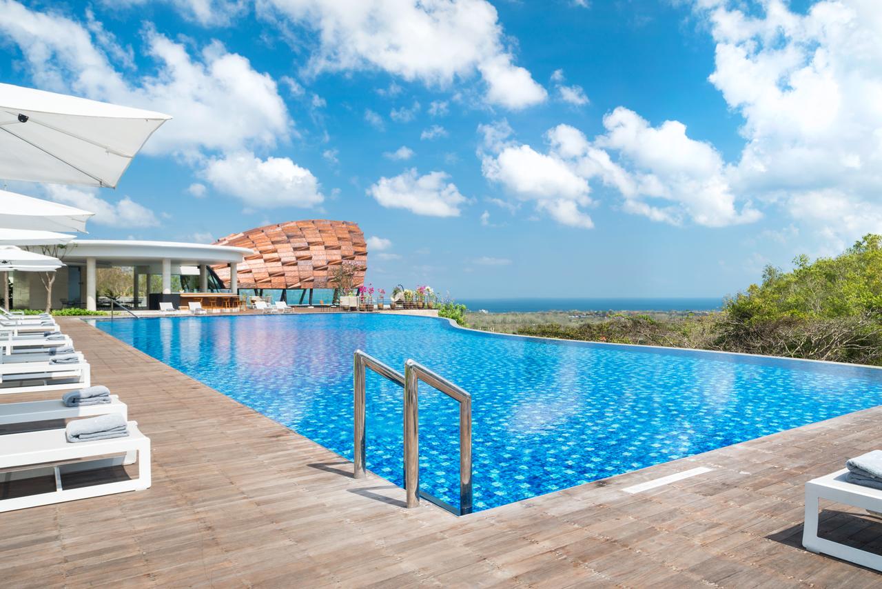 Renaissance - Uluwatu, Bali - Parties2Weddings Pool at Renaissance Bali Uluwatu Resort & Spa