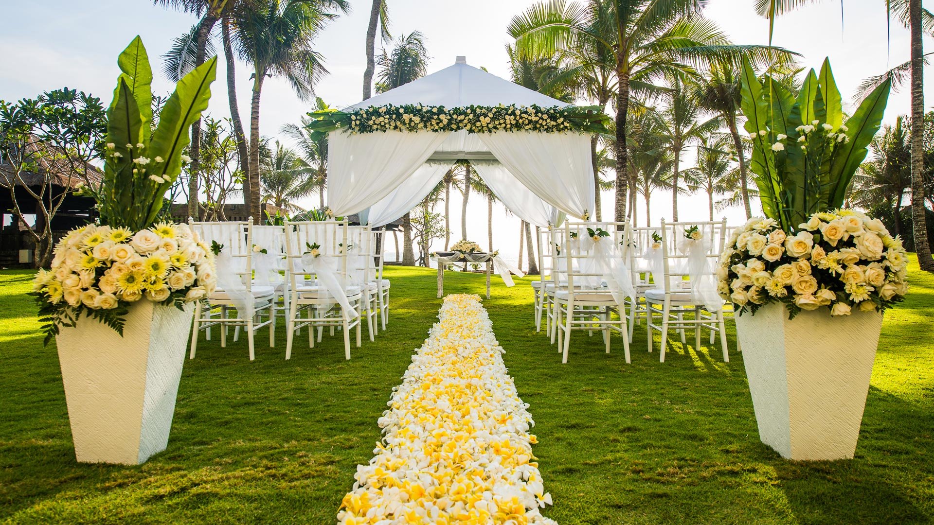 The Legian - Bali - Parties2Weddings Wedding Venues in Legian Seminyak at The Legian Resort