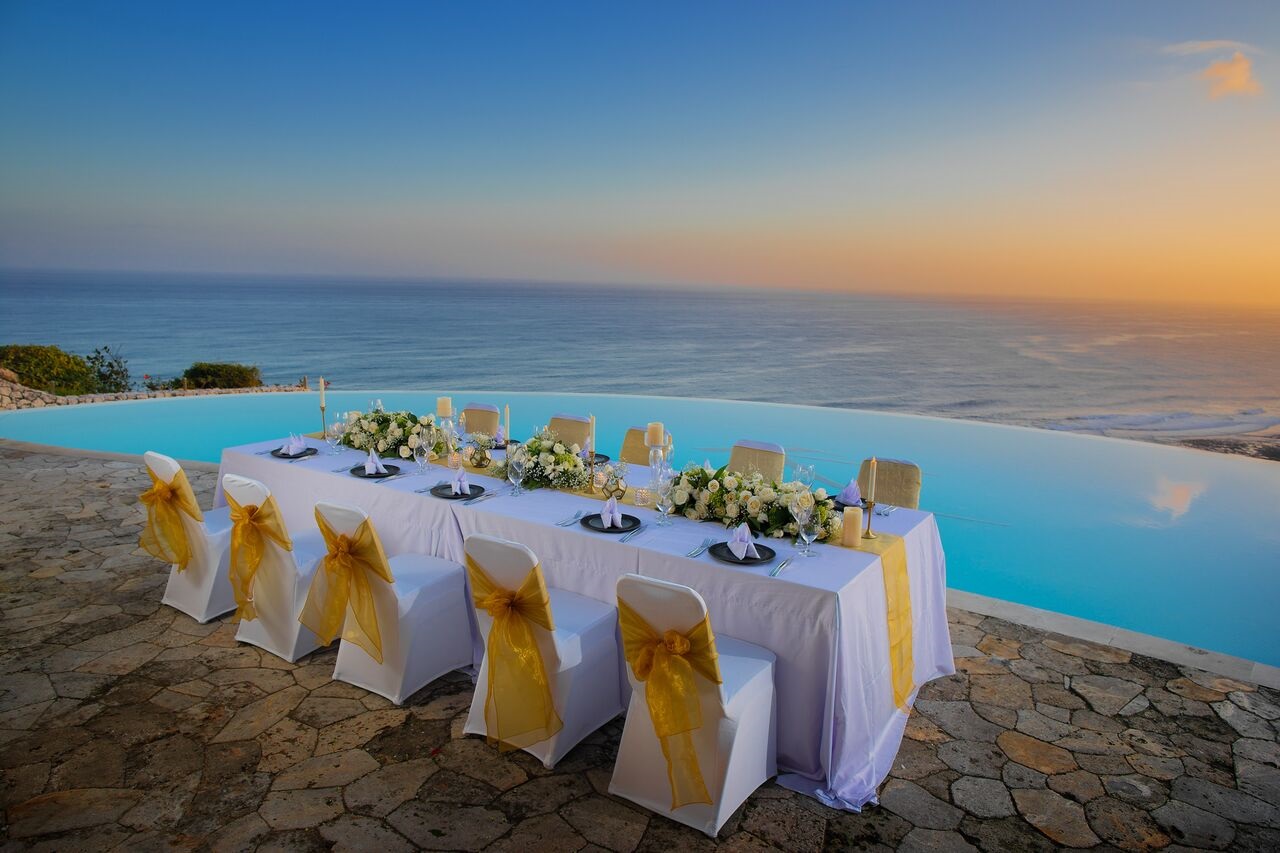 Clifftop & Poolside Dinner at Karma Kandara 