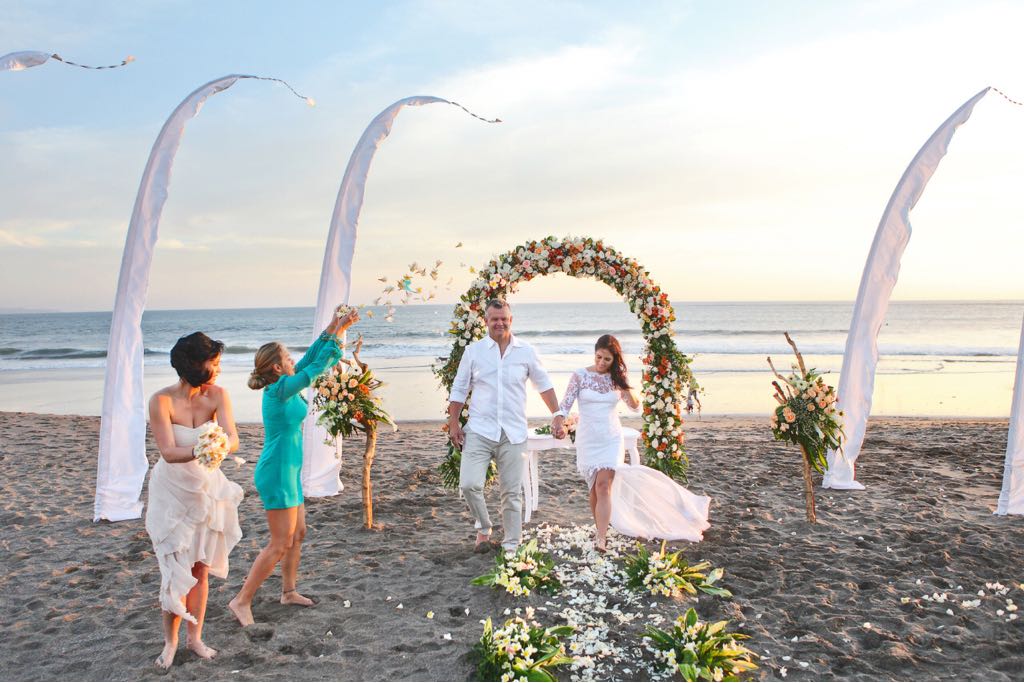 Top 5 bali wedding packages under aud 10k beach wedding at Lv8 Resort Canggu Bali Resort Top 5 bali wedding packages under aud 10k beach wedding at Lv8 Resort Canggu Bali Resort