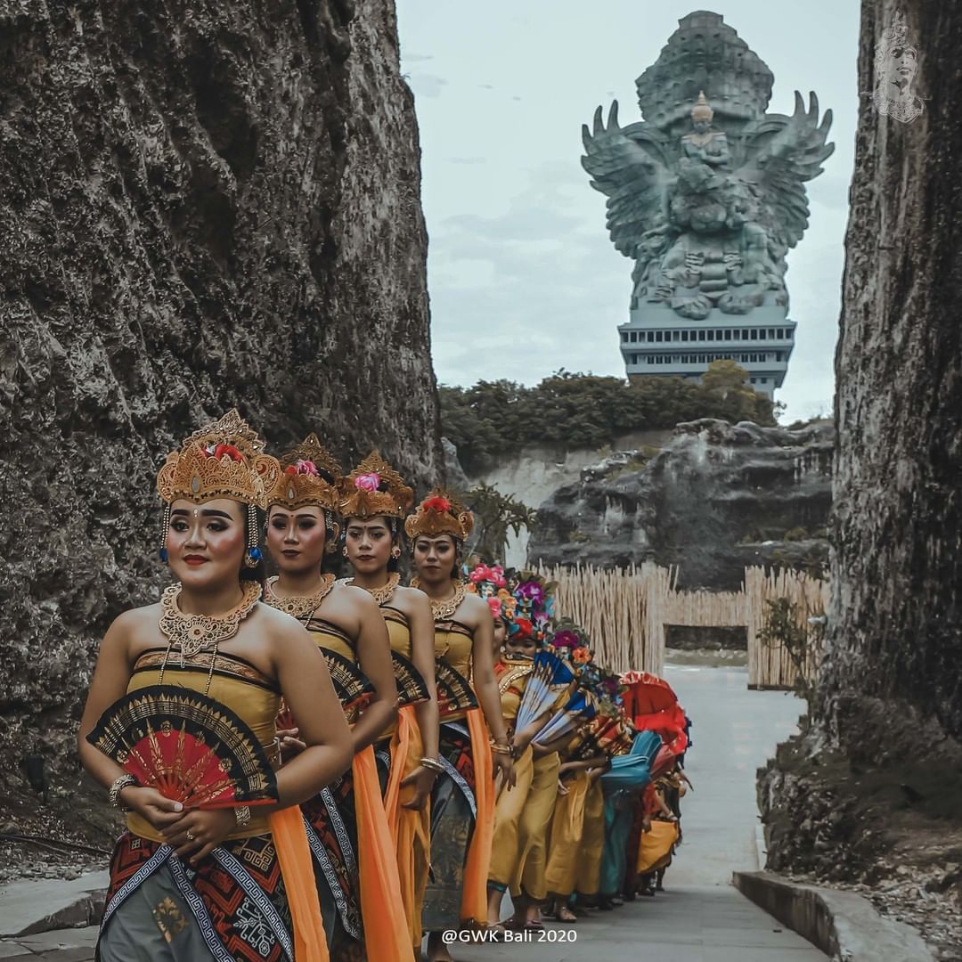 Garuda Wisnu Kencana Garuda Wisnu Kencana