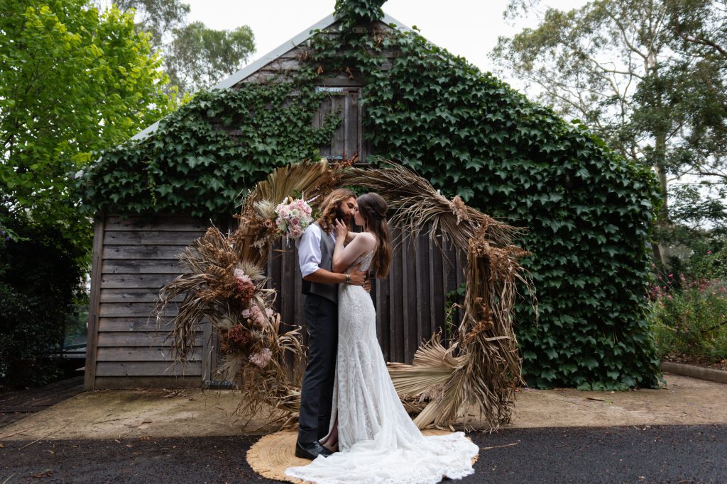 Best Popular Blue Mountains Wedding Venues - Curraweena House - Parties2Weddings